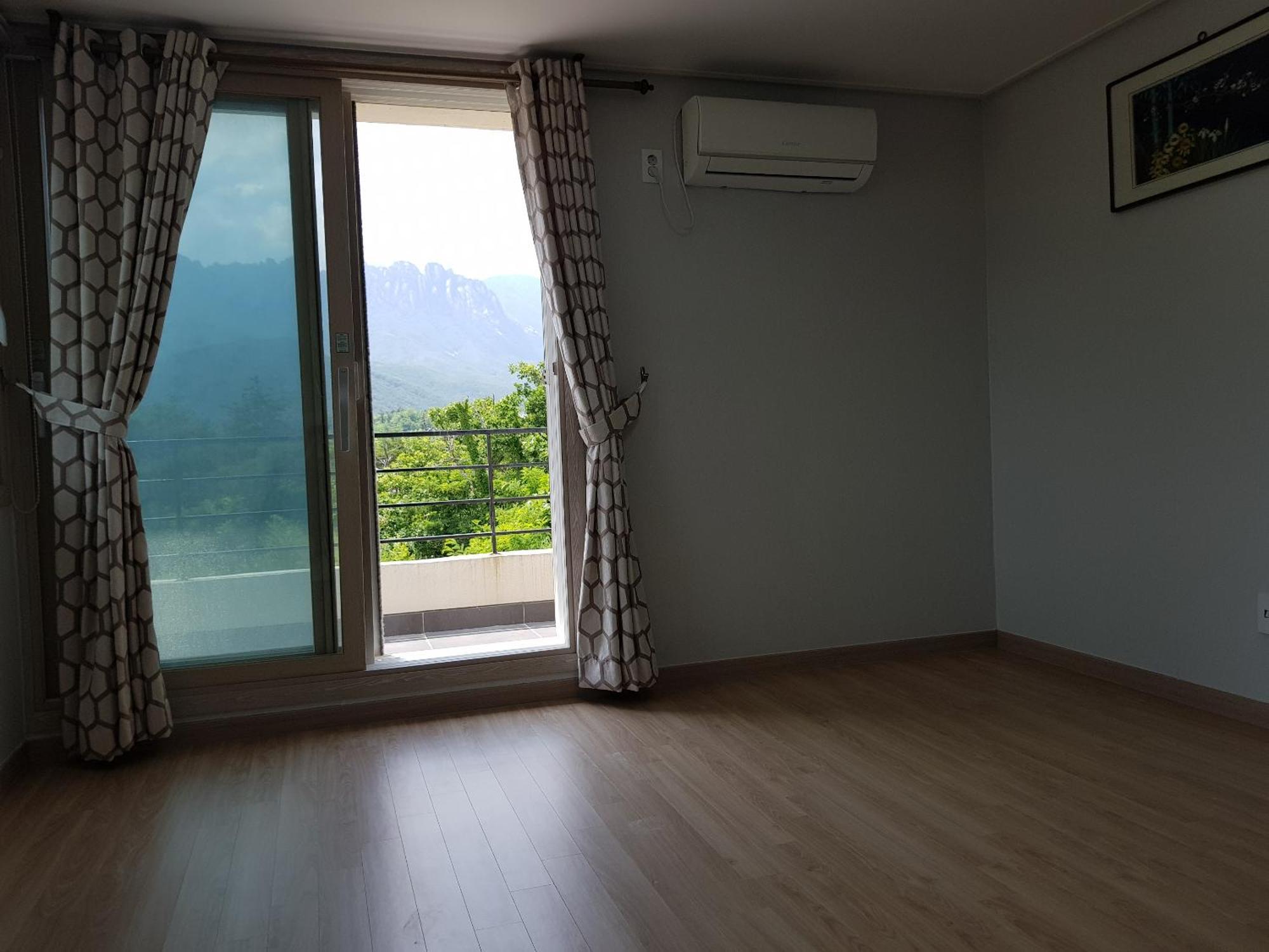 Gilson Guesthouse Сокчхо Экстерьер фото