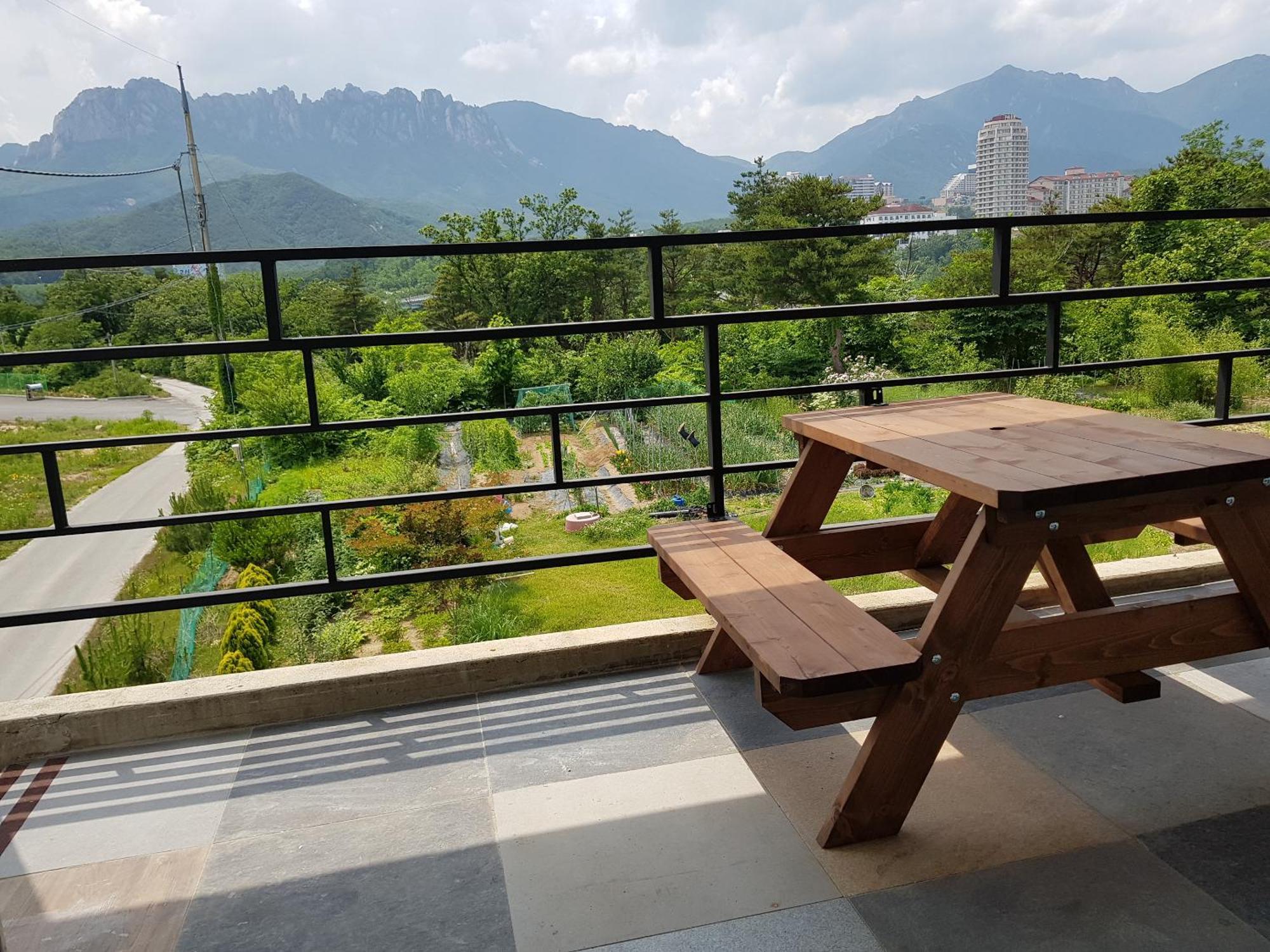 Gilson Guesthouse Сокчхо Экстерьер фото
