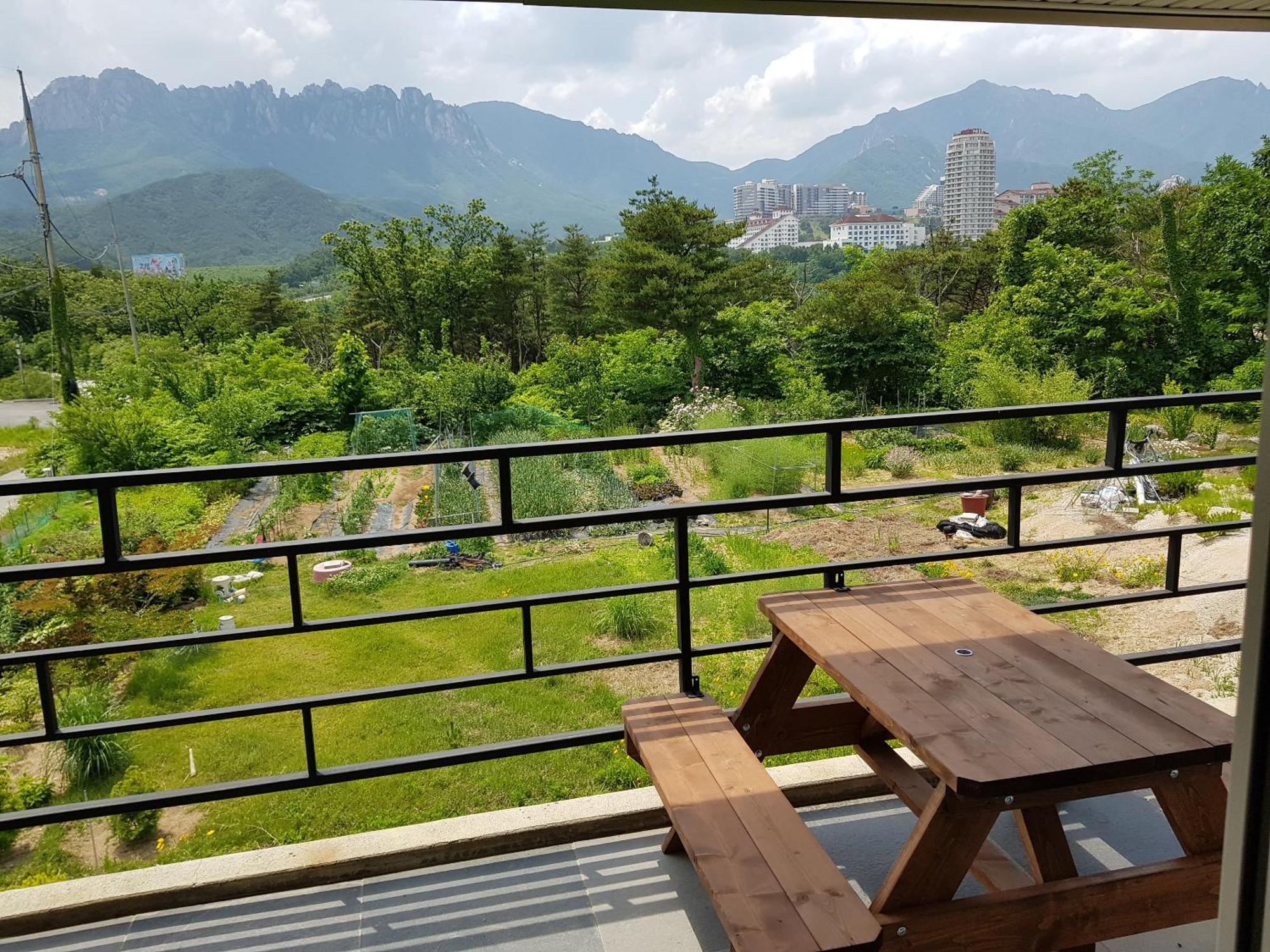 Gilson Guesthouse Сокчхо Экстерьер фото